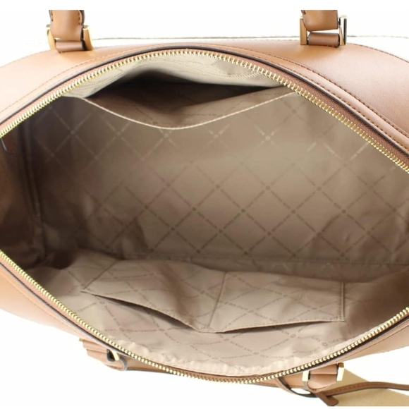 Michael Kors Large Duffle Bag - Picture 6 of 10